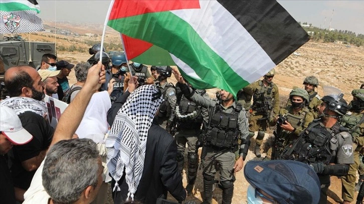 FKÖ: İsrail Batı Şeria'nın güneyindeki 3 bin Filistinliyi yerinden eylemek düşüncesince bası uyguluyor